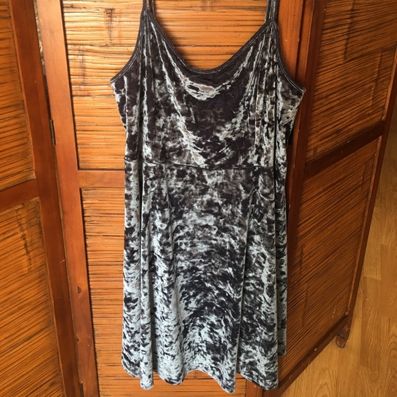 Forever 21+ Velvet Swing Dress - Picture 1 of 3